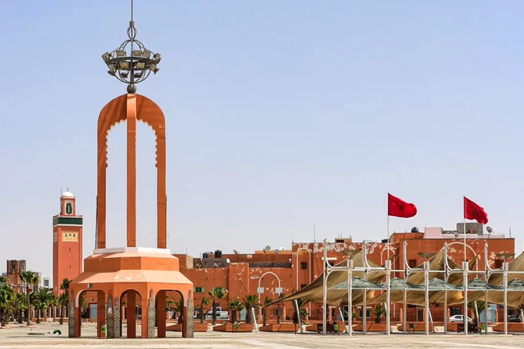 La-place-du-Mechouar-a-Laayoune